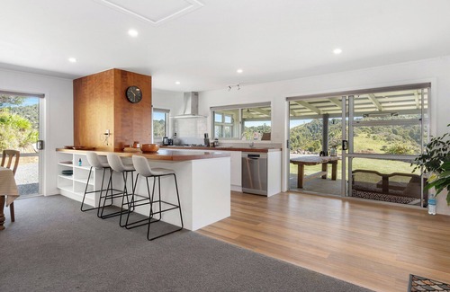 Matapouri Casa | Waitorupai Retreat 1 - Sandy Bay Holiday Home