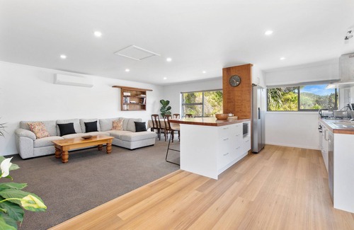Matapouri Casa | Waitorupai Retreat 1 - Sandy Bay Holiday Home