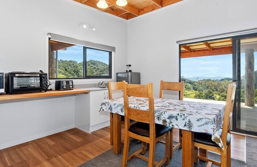 Matapouri Casa | Waitorupai Retreat 2 - Sandy Bay Holiday Home