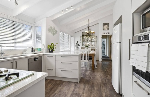 Waiwera Casa | Waiwera Retreat - Hibiscus Coast Holiday Home