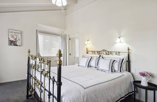 Waiwera Casa | Waiwera Retreat - Hibiscus Coast Holiday Home