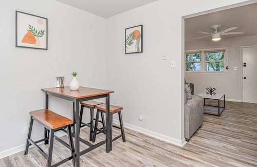 Northeast Virginia Beach Casa | Wake Forest Bungalow