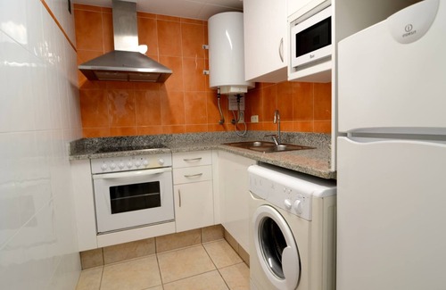 L'Estartit Apartamento | Despierta con las olas en una playa