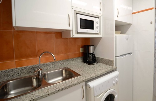 L'Estartit Apartamento | Despierta con las olas en una playa