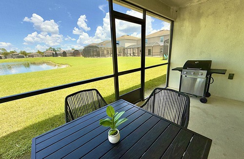Crystal Cove Casa | Wake up to calming lake views and peaceful surroundings, close to Disney.