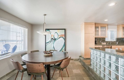 Hollywood Beach Casa | Wake up to Crashing Waves and Salt in the Air! Grand Mason on the Sand + Dog!