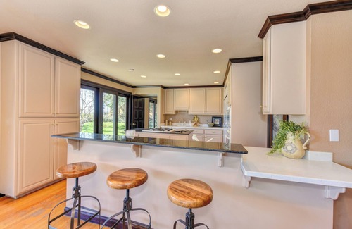 Fair Oaks Casa | Wake up to glorious river views in private luxury, with no chore list!