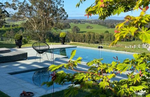 Neerim South Casa | Wake Up to Stunning Views - Luxury Counrty Escape by Scotch Hill Truffle Farm