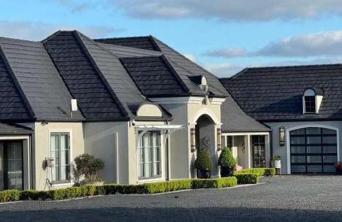 Neerim South Casa | Wake Up to Stunning Views - Luxury Counrty Escape by Scotch Hill Truffle Farm