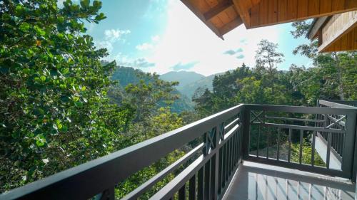 La Vega Province Casa | Wake Up To Sweeping Misty Hills Views