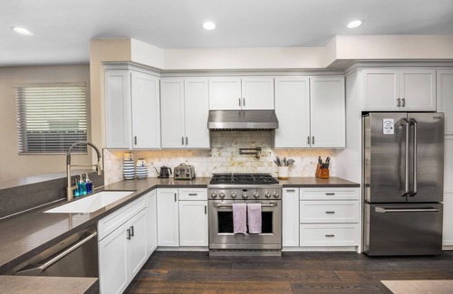 Crown Point Casa | Wake Up to the Waves- Private Beach Home