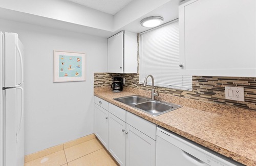 Satellite Beach Condominio | Penthouse Condo with Large Balcony and Direct Oceanfront Views