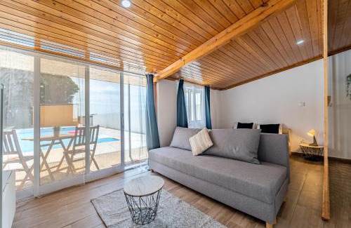 Angeiras Apartamento | Wake up with the Sea Breeze- House with pool AP1