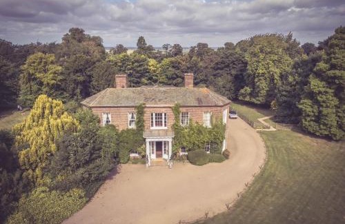 Alkborough Casa | Walcot Hall by Group Retreats