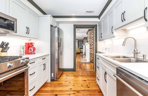 Savannah Victorian District Condominio | Waldburg Garden | Pet Friendly, Historic Savannah!
