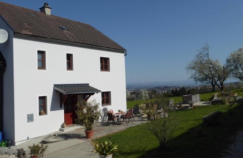 Rosenau am Sonntagberg Apartamento | Waldesruh vacation apartment with terrace, garden and WLAN