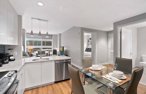 Center City West Apartamento | Walk 6 mins to The Shops | Grill, Fireplace & Heating