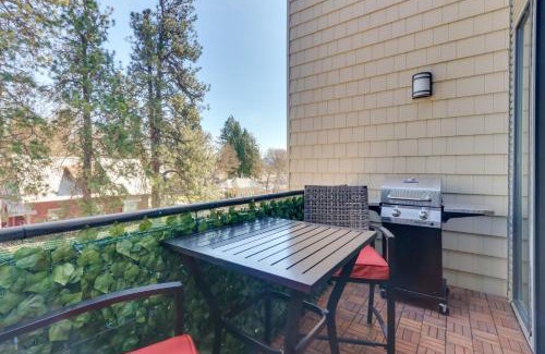 Coeur d'Alene Apartamento | Walk Downtown Stunning Condo with Attached Garage