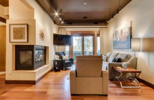 Coeur d'Alene Apartamento | Walk Downtown Stunning Condo with Attached Garage
