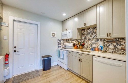 Rockport Casa | Walk Dtwn: Pet-Friendly Townhome in Rockport