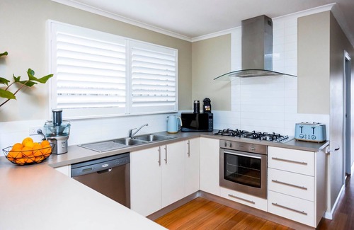 Rosebud Casa | Walk everywhere - beach/cafes. Modern beach house