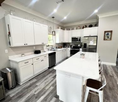 Gulfport Casa | Walk or Bike Ride to beach and Centrally located