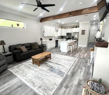 Gulfport Casa | Walk or Bike Ride to beach and Centrally located