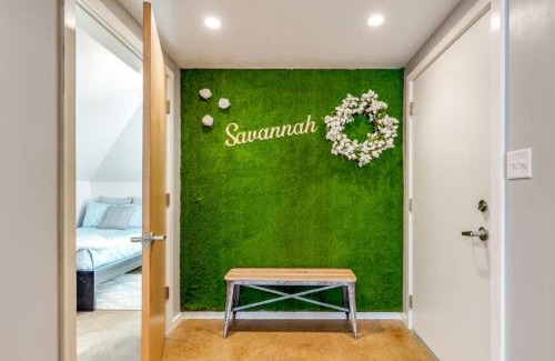 Historic Downtown Savannah Casa | Walk Score 90!-Historic Downtown District-2 Blocks to Famous Forsyth Park- Huge Private Patio-Private Parking