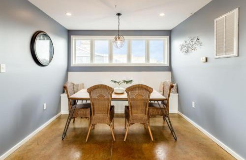 Historic Downtown Savannah Casa | Walk Score 90!-Historic Downtown District-2 Blocks to Famous Forsyth Park- Huge Private Patio-Private Parking