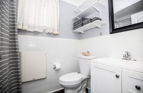 Melrose Apartamento | Walk to 12 South, 7 min to downtown, Free Parking!