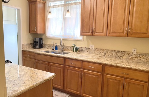Oak Park Casa | Walk to All ☀️ Spacious HOUSE 🏠 w/Yard & Parking ❤️