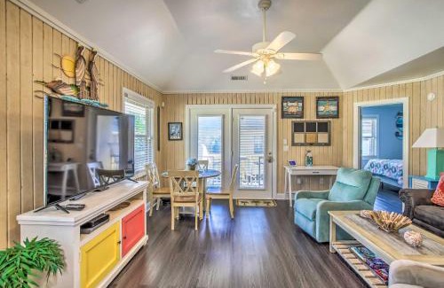Myrtle Beach Casa | Walk to Apache Pier Coastal Condo with Pool Access
