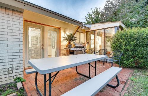 Arlington Casa | Walk to ATandT Stadium Arlington Home with Patio!