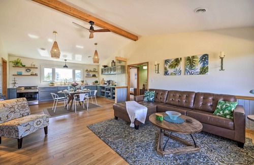 Avon Casa | Walk to Bay & Boat Launch: Beach House in Avon