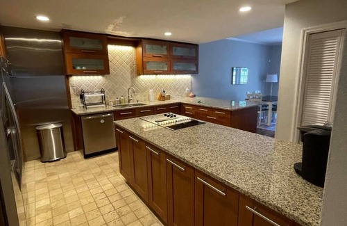 Bayshore Beautiful Casa | Walk to Bayshore Boulevard Townhome