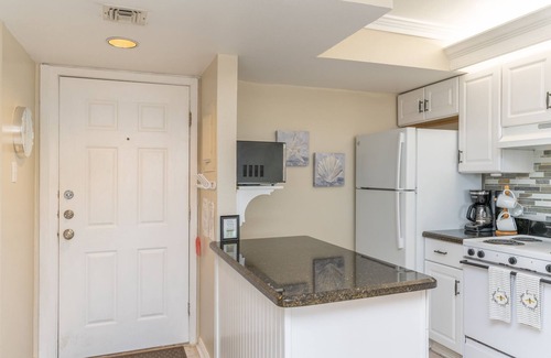 South Padre Island Condominio | Walk to beach from this beautiful one bedroom condo that accommodates 6!