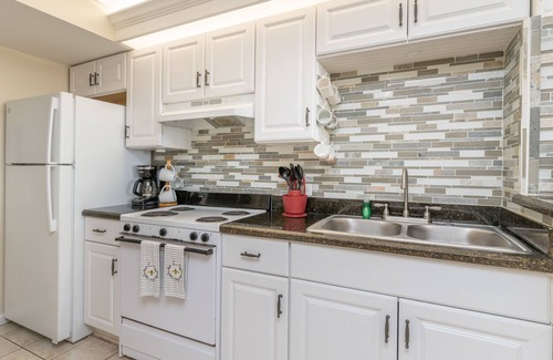 South Padre Island Condominio | Walk to beach from this beautiful one bedroom condo that accommodates 6!