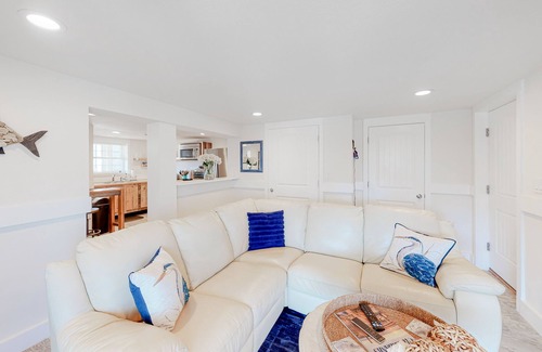 Kitty Hawk Condominio | Walk to Beach 1BR 1st-Floor | Patio | Kitchenette