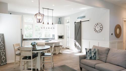 Hammocks of Seagrove Casa | Walk to Beach 2 Shared Pools Enclosed Porch Bikes 30A Hideaway by AvantStay
