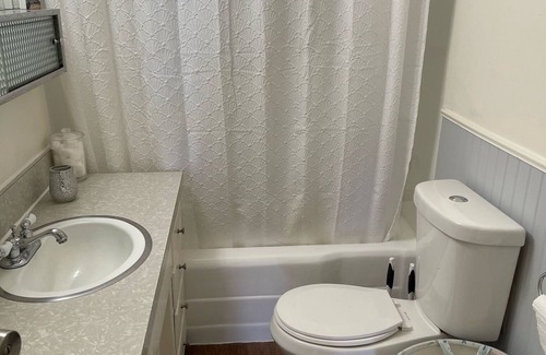 Grover Beach Cabaña | Walk to Beach - 2b1b Butterfly Cottage Sleeps 4