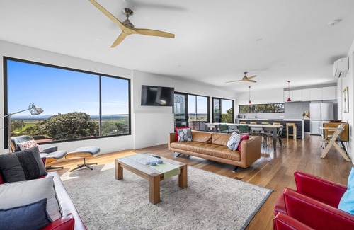 Venus Bay Casa | Walk to beach and shops. Pet friendly. Wifi. Dedicated games room for the kids.