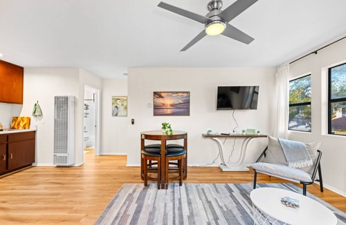 Ventura Casa | Walk To Beach! Clean & Super Comfy, Great Location