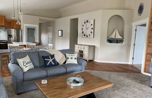 Long Beach Casa | Walk to beach, Discovery Trail, and Golf Course