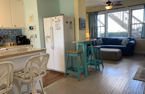 Topsail Beach Cabaña | Myers Cottage, admite mascotas en el corazón de Topsail Beach. Fall Special!