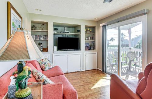 Galveston Casa | Walk to Beach Galveston Home with Patio and Balcony!