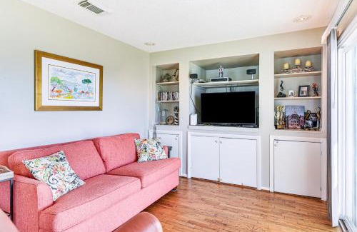 Galveston Casa | Walk to Beach Galveston Home with Patio and Balcony!