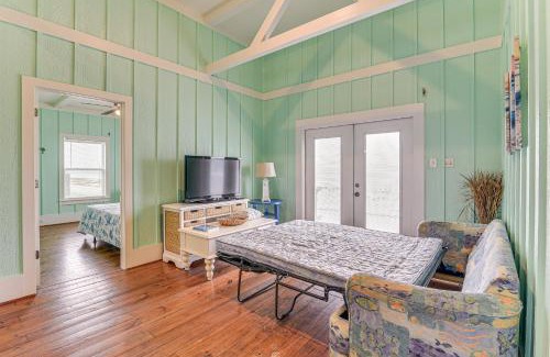 Port Bolivar Casa | Walk to Beach Home with Hot Tub and Deck in Gilchrist