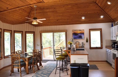 Ocean Sands Casa | Walk to Beach, Jacuzzi, Treetop Deck, Outdoor Bath, Love Pets!
