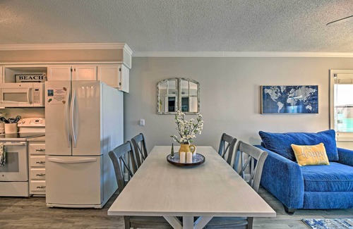Morehead City Condominio | ¡NUEVO! Retiro frente al mar con piscina - ¡Pasos a la playa!