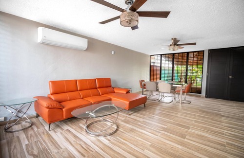 Solimar Casa | Walk to beach, Pool, close to Kioskos & Rainforest, 24 hr security, parking